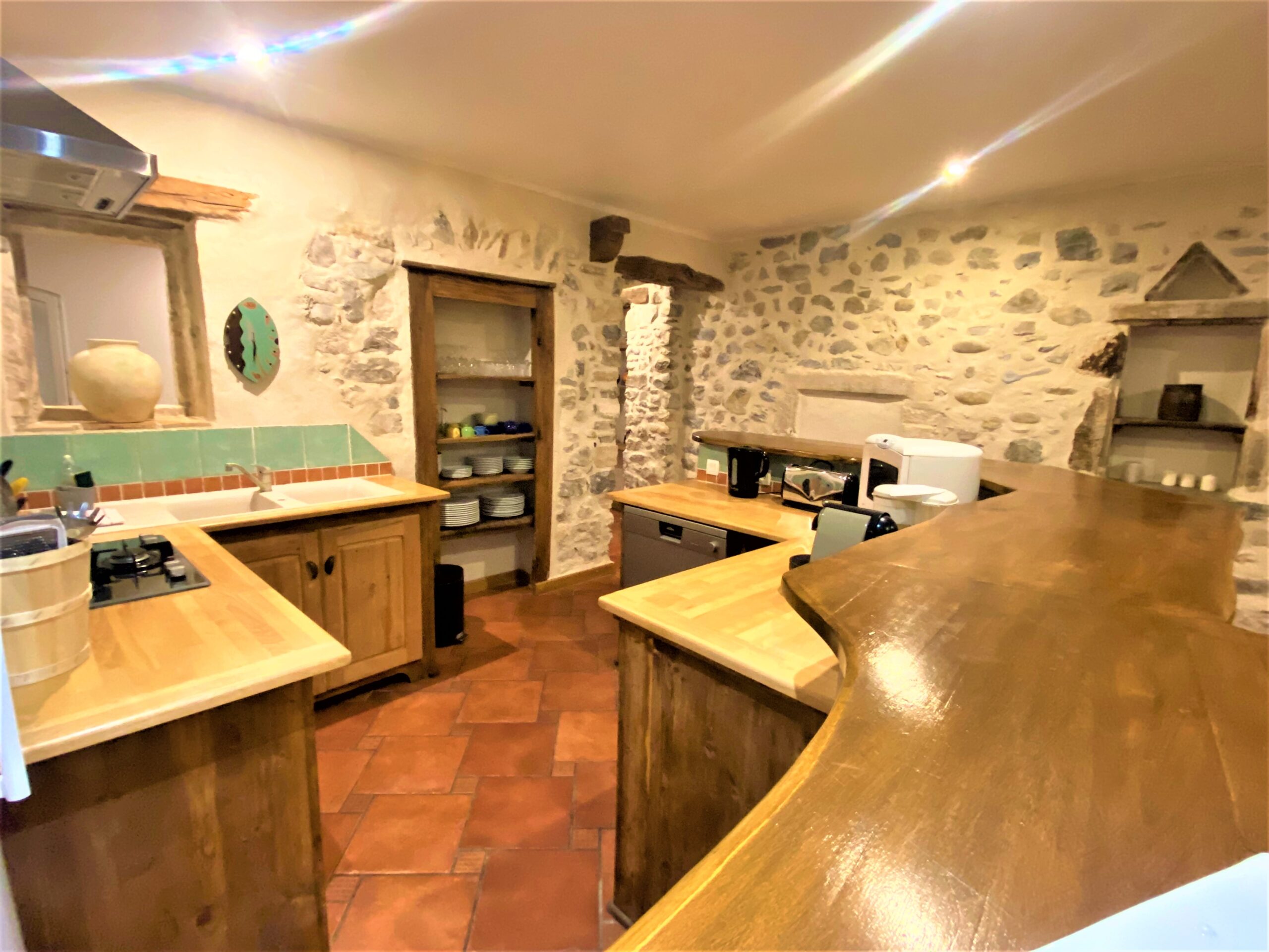 gîte de groupe de charme 18 personnes grand confort piscine couverte chauffée Ardeche | Gîtes Bastide Saint Martin Vallon Pont d'Arc Gorges de l'Ardèche canoé randonnées