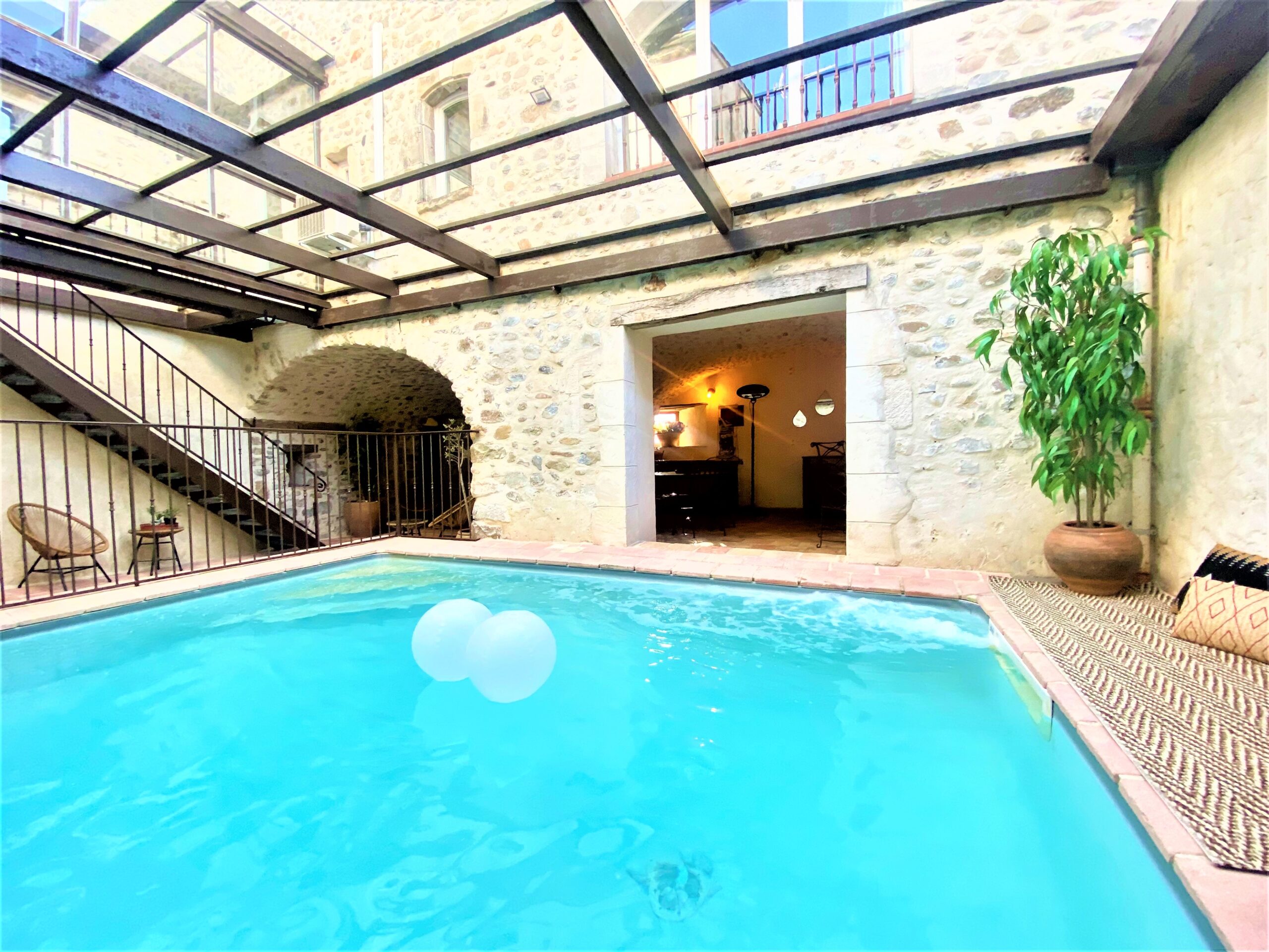 gîte de groupe piscine couverte chauffée Ardeche | Gîtes Bastide Saint Martin Vallon Pont d'Arc