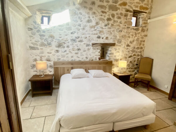 Gîte de groupe de charme avec piscine couverte et chauffée Vallon Pont d'Arc | Bastide Saint Martin 4 étoiles