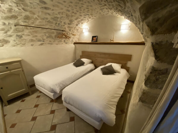 Gîte de groupe de charme avec piscine couverte et chauffée Vallon Pont d'Arc | Bastide Saint Martin 4 étoiles